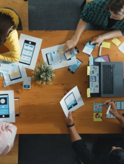 The hybrid agency model: How to scale social media services